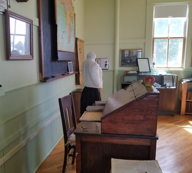 Old Town Hall Museum & Greenfield School (Fifield,&nbspWI)